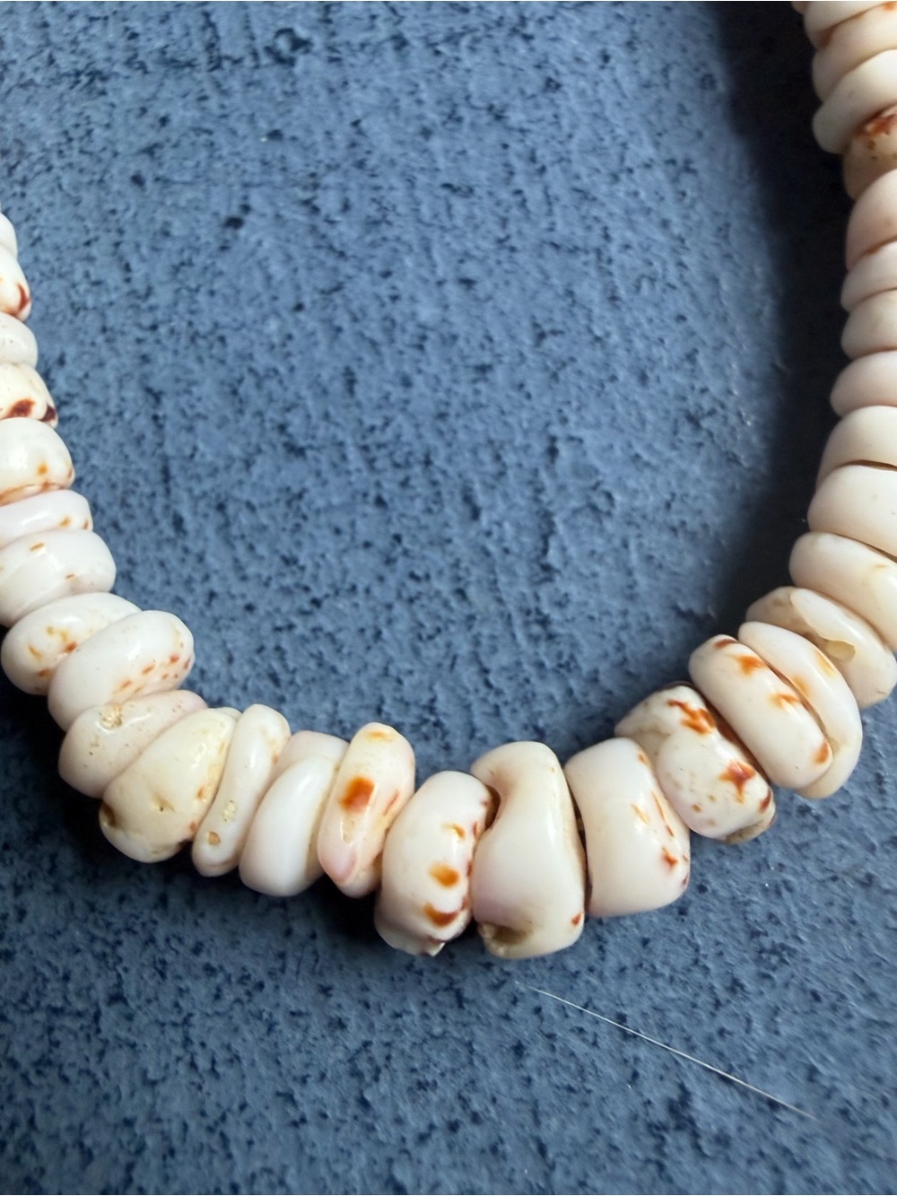 Vintage Puka Shell Choker - Picture 4 of 4